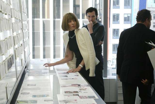 Bà Wintour tại phòng biên tập của công ty Condé Nast năm 2003